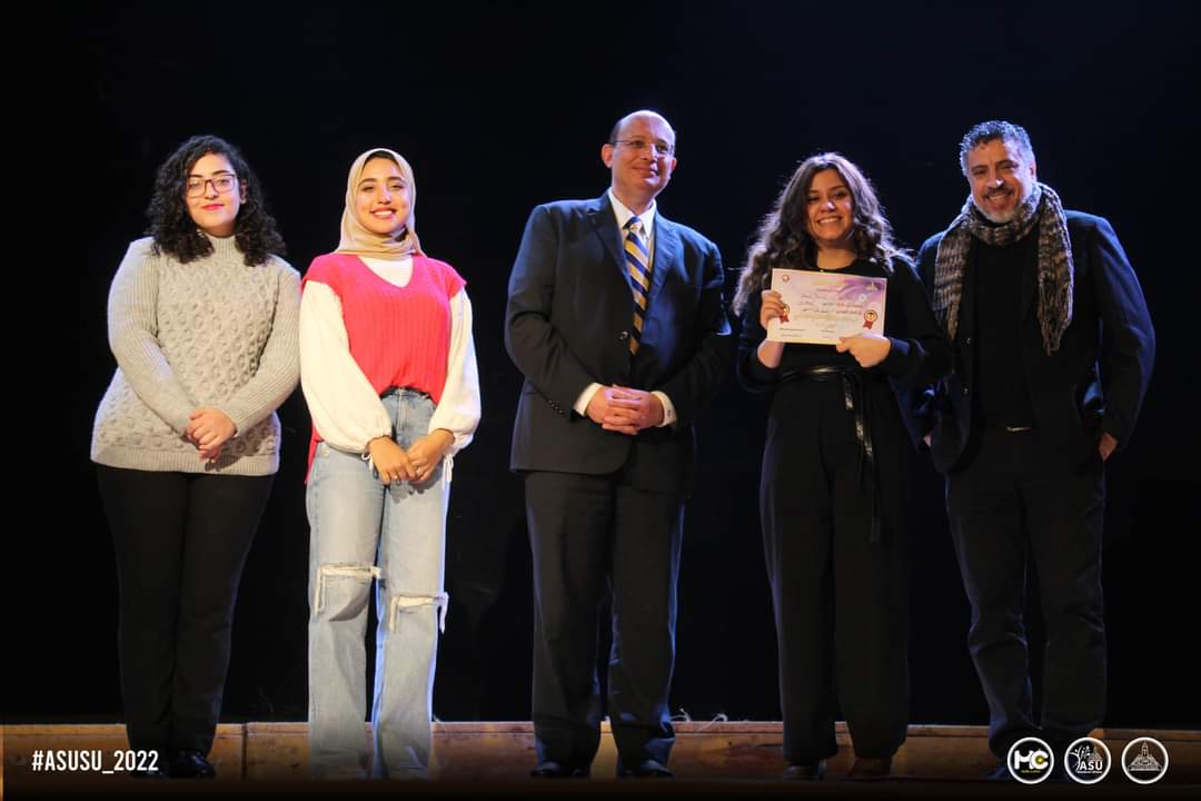 جوائز التمثيل المسرحى بجامعة عين شمس