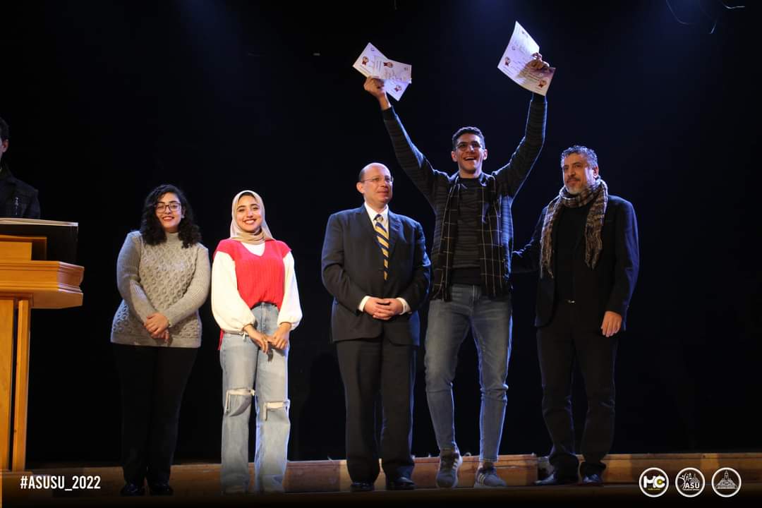 جوائز التمثيل المسرحى بجامعة عين شمس