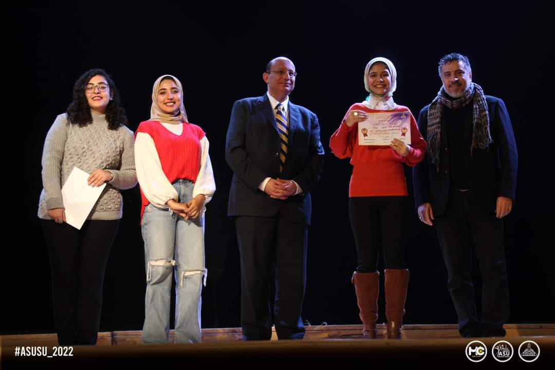 جوائز التمثيل المسرحى بجامعة عين شمس