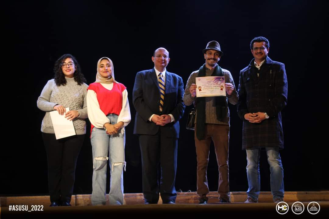 جوائز التمثيل المسرحى بجامعة عين شمس
