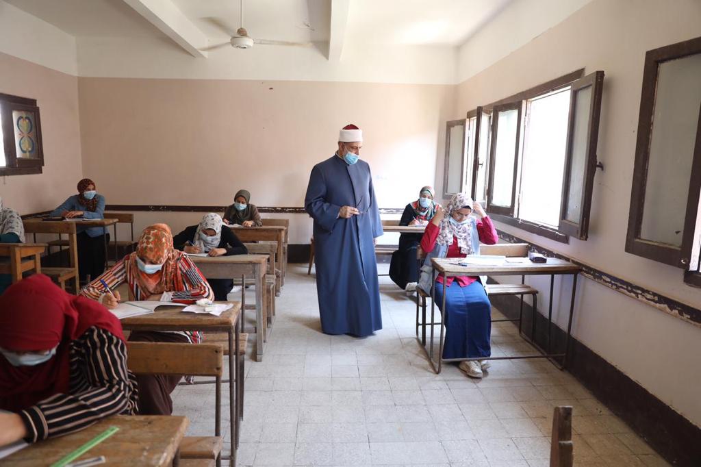وكيل الأزهر يتفقد لجان امتحانات الشرقية 