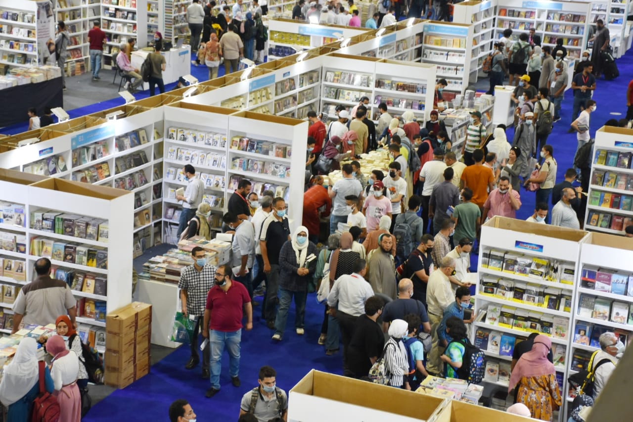 معرض الكتاب فى اليوم الأول
