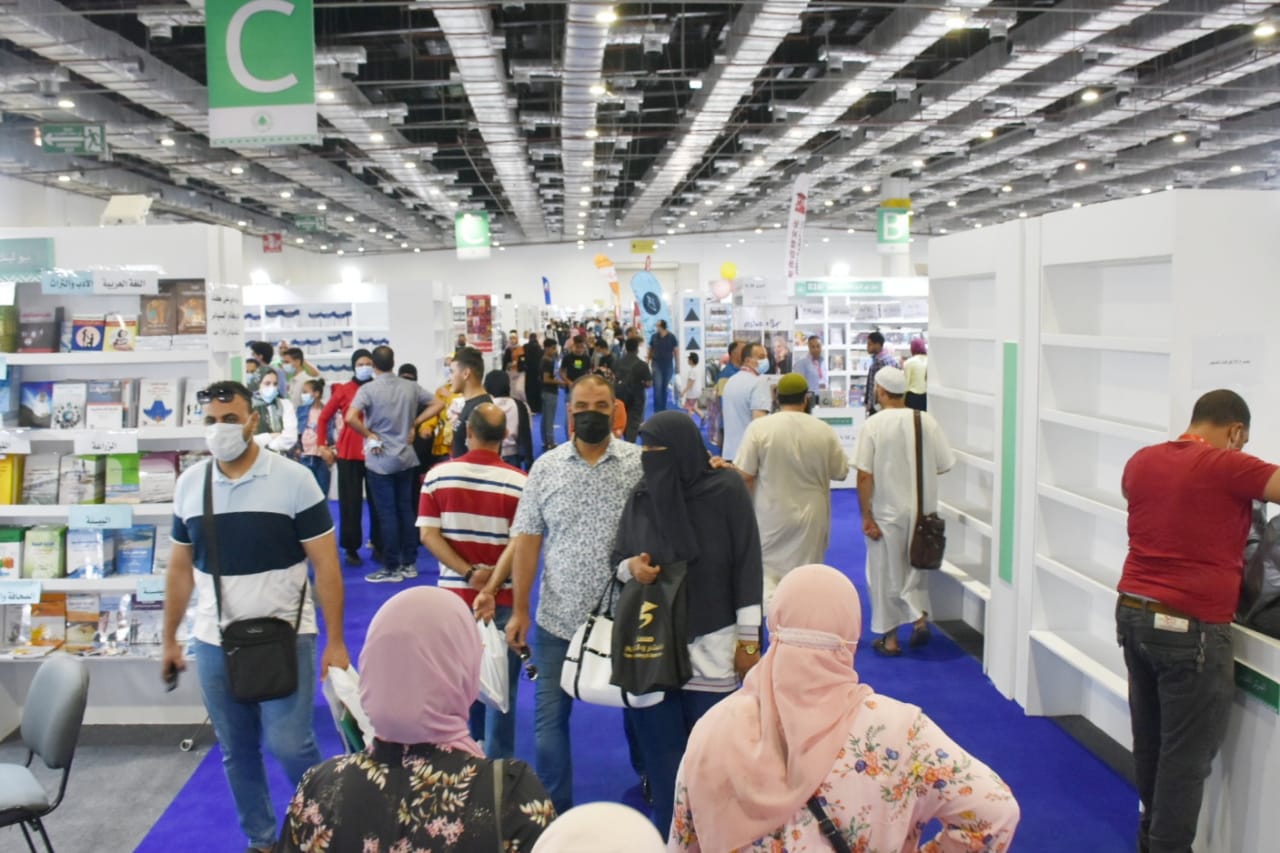 معرض الكتاب فى اليوم الأول