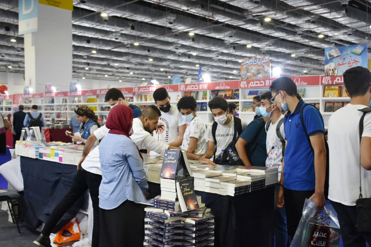 معرض الكتاب فى اليوم الأول