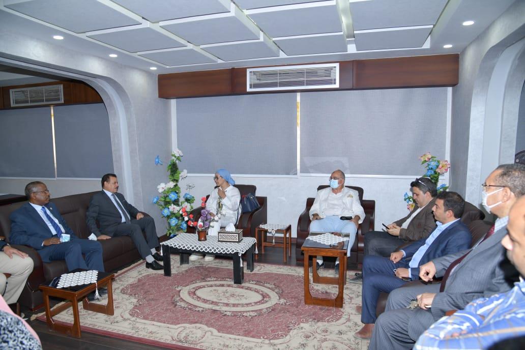 وفد الاتصالات يزور جامعة الوادى الجديد
