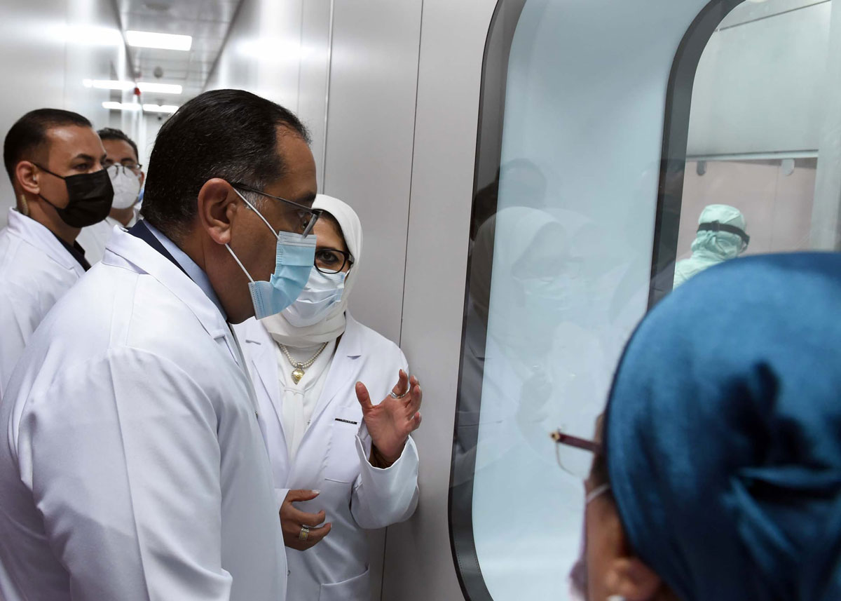 جولة مصطفى مدبولى فى مصنع لقاح كورونا