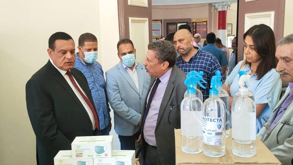 محافظ البحيرة يتفقد بعض المدارس لمتابعة الإستعداد لإمتحانات الثانوية العامة