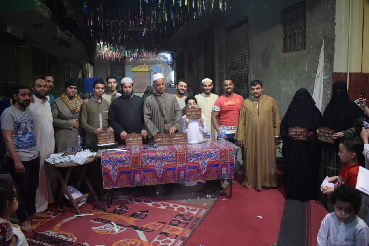  تكريم حفظة القرآن الكريم فى الخصوص
