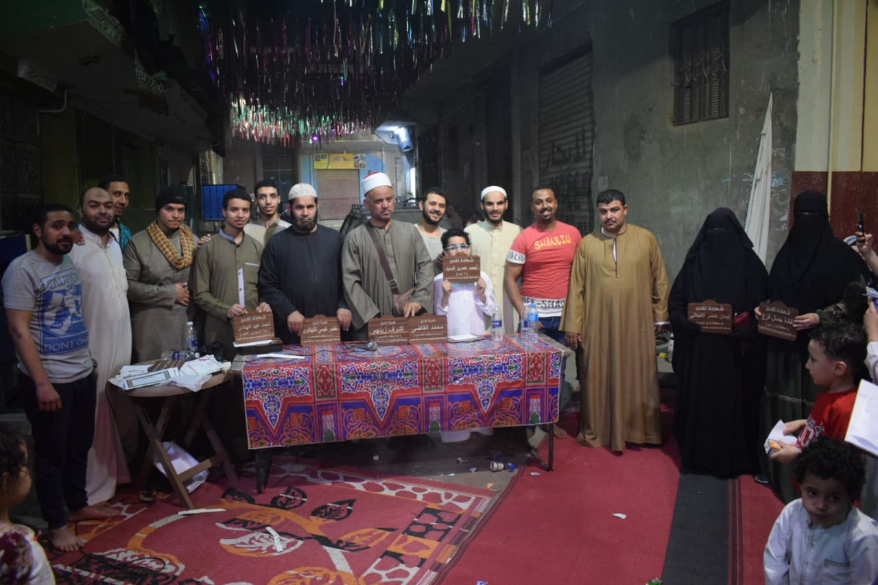  تكريم حفظة القرآن الكريم فى الخصوص