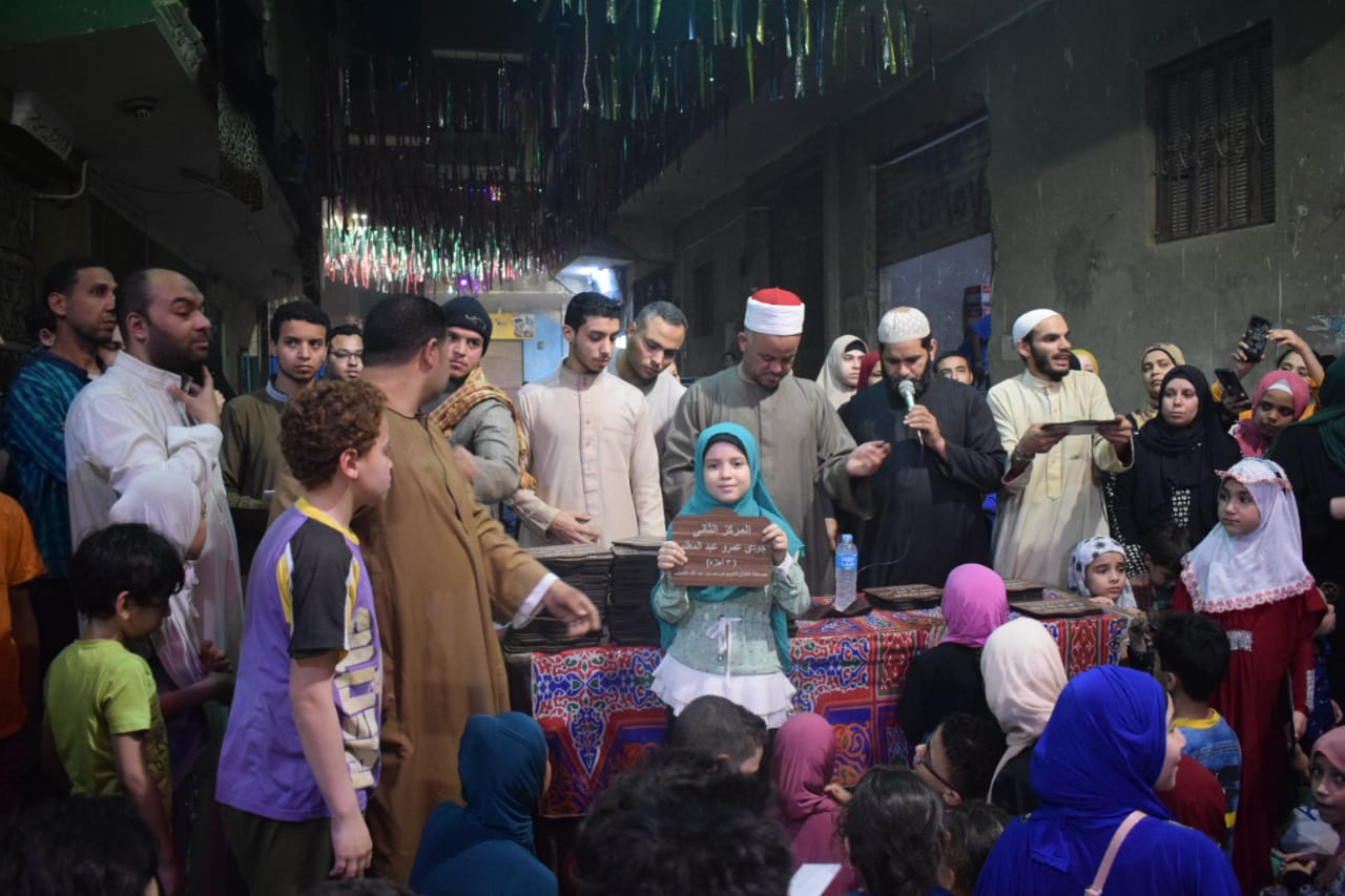  تكريم حفظة القرآن الكريم فى الخصوص