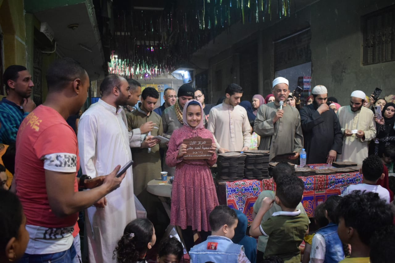  تكريم حفظة القرآن الكريم فى الخصوص