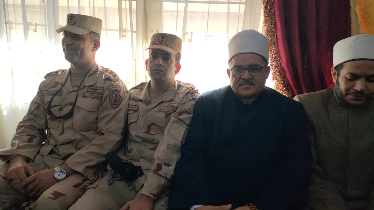 جانب من التهنئة