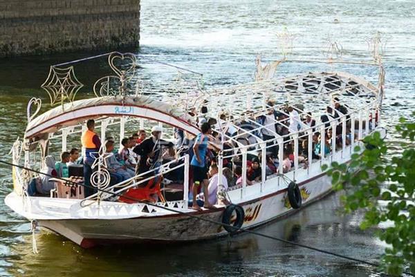 إزالة مركب نيلي مخالف بالغربية