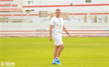 كارتيرون يُحفز لاعبي الزمالك قبل مواجهة توسكر