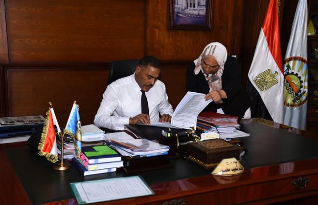 «شعيب» يعتمد نتيجة المقبولين بمدارس التمريض بمطروح 