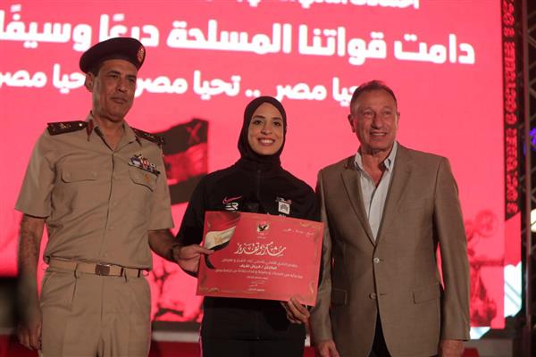 الأهلي يكرم فريال أشرف في احتفالية انتصارات أكتوبر المجيدة