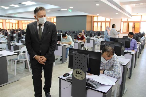 وكيل طب عين شمس يتفقد لجان امتحانات الدراسات العليا