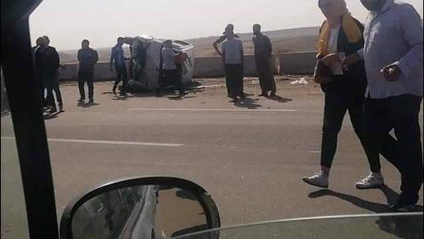 مصرع وإصابة 6 أشخاص في انقلاب ميكروباص بالدائري الإقليمي