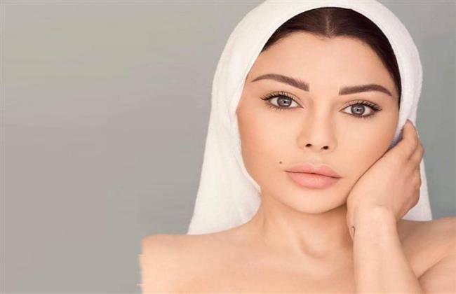 صور|| بـ«البرنص» هيفاء وهبي تثير الجدل في أحدث ظهور لها