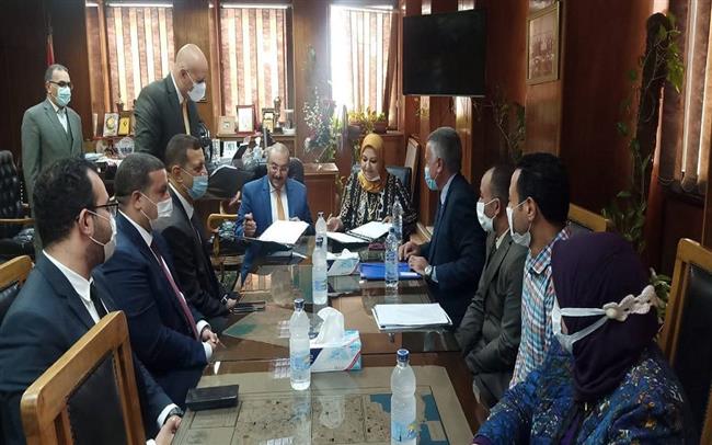 «الكهرباء» توقع عقدين بشأن محولات مونوريل 