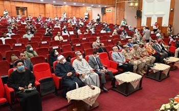 جامعة الفيوم تستضيف اللواء سمير فرج خلال احتفالها بانتصارات أكتوبر المجيدة
