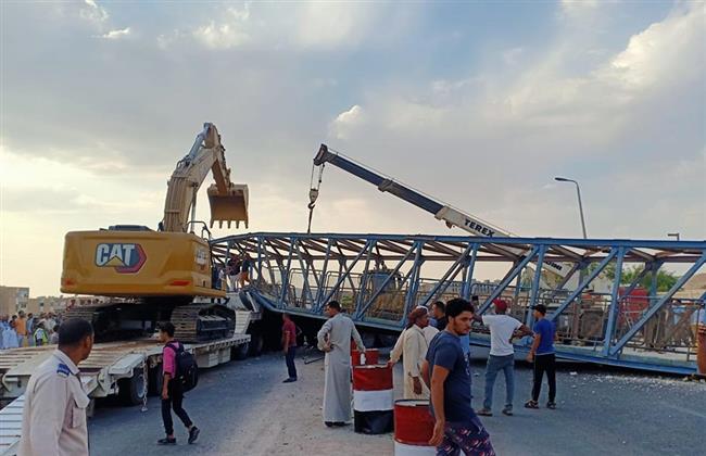 وفاة 3 أشخاص فى سقوط كوبري الزهراء بطور سيناء على سيارة نقل 