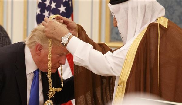 شاهد| نيويورك تايمز: هدايا السعودية لترامب.. مزيفة