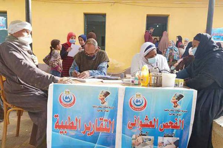 دعما لـ«حياة كريمة» العربي للتنمية يطلق قافلة طبية وغذائية لمحافظة المنيا