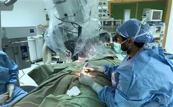   الرعاية الصحية: ميكروسكوب جراحي جديد لجراحات المخ بالإسماعيلية