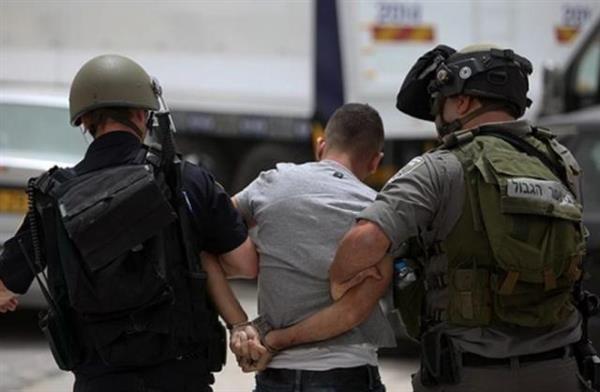 الاحتلال يعتقل شابين فلسطينين في نابلس