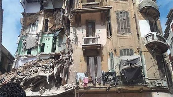 انهيار جزئى بعقار بمنطقة باب الشعرية