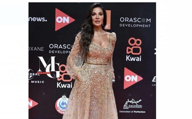 نادين نجيم بفستان أنيق في افتتاح مهرجان الجونة