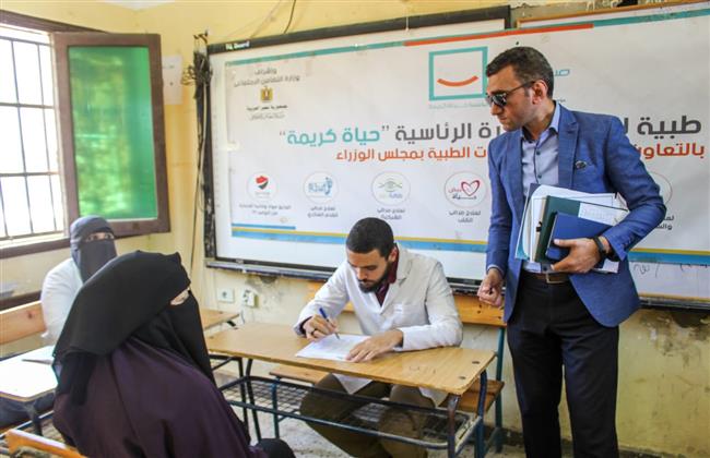 محافظ الجيزة: توقيع الكشف الطبي علي ١٠٦٢ مواطنا بالواحات البحرية