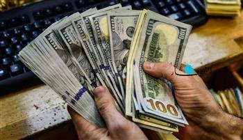 الدولار يتجه لإنهاء جولة مكاسب استمرت 5 أسابيع