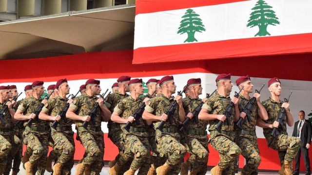 الجيش اللبنانى: التحقيق مع عسكرى لإطلاقه النار تجاه متظاهرين