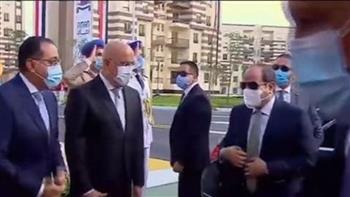 السيسي: مشروعات الإسكان يتم تنفيذها بأموال مصرية