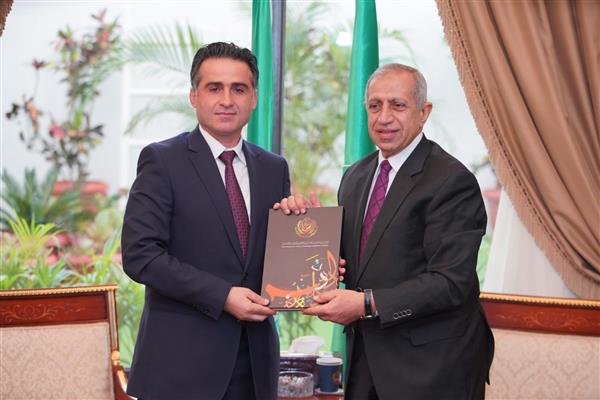 رئيس الأكاديمية العربية يستقبل وزير الأشغال اللبنانى