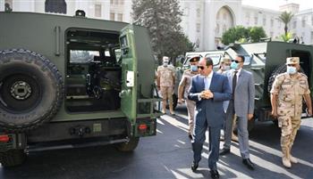   الرئيس السيسى يتفقد عددا من المركبات المدرعة المطورة من قبل القوات المسلحة