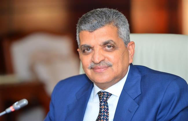 رئيس قناة السويس يبحث مع السفير الياباني التعاون المشترك