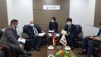   وزير «الإنتاج الحربي» يلتقي وزير برنامج إدارة المشتريات الدفاعية بكوريا الجنوبية