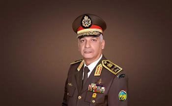   وزير الدفاع يشهد إجراءات تفتيش الحرب لإحدى تشكيلات الجيش الثاني الميداني 