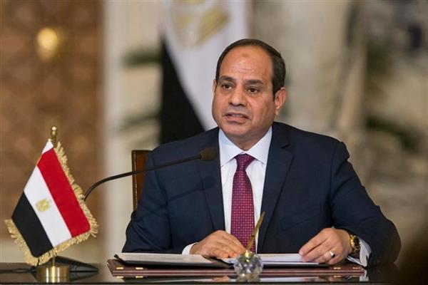 الرئيس السيسي يتسلم درع القضاء المصري
