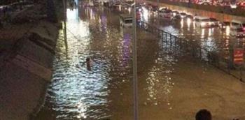 بالصور| انفجار ماسورة مياة يؤدى إلى انهيار منزل لأسرة فقيرة بمدينة قنا