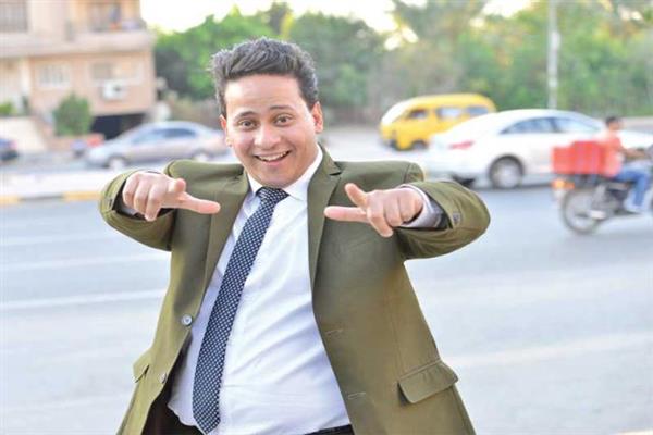 «بطريقة مضحكة» كريم عفيفي يسخر من حرامي الموبايل