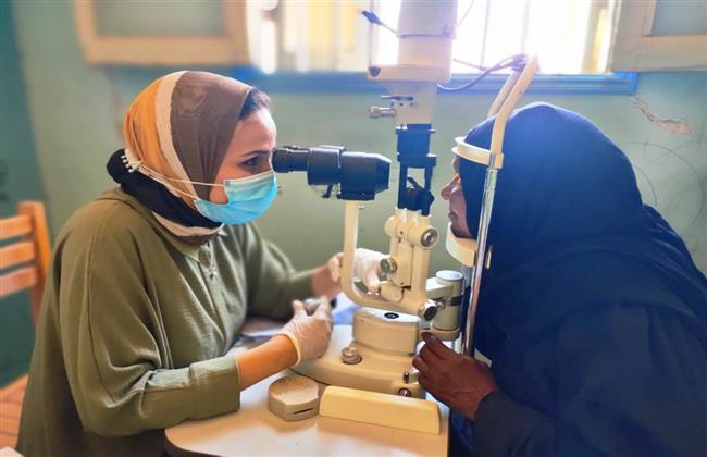 الكشف على ١١٨٦ مواطناً ضمن «حياة كريمة» بالبحيرة
