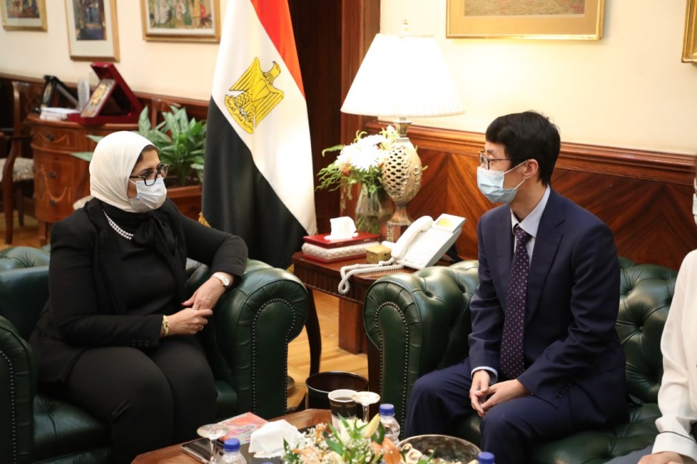 وزيرة الصحة: الرئيس يقدم كل سبل الدعم لتوطين صناعة اللقاحات بمصر