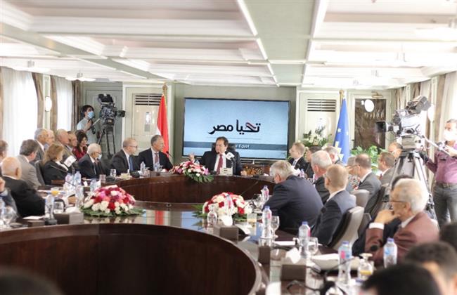 بينهم أمريكا وبريطانيا وروسيا..أبو العينين يلتقي 32 سفيرًا لبحث التعاون مع مصر