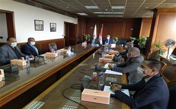   وزير الرى يتابع حملات إزالة التعديات على النيل بالجيزة