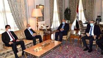   رئيس الحكومة الليبية يلتقي وزير الخارجية في طرابلس
