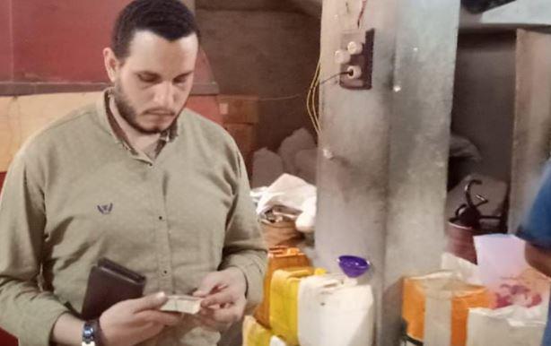ضبط ٢٠٠٠ لتر زيت طعام و ٣ طن ملح مجهول المصدر بدمنهور